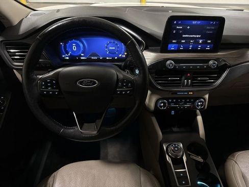 Used 2020 Ford Escape Titanium AWD/4WD image 11