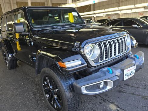 Used 2024 Jeep Wrangler Unlimited Sahara w/ Technology Group image 2