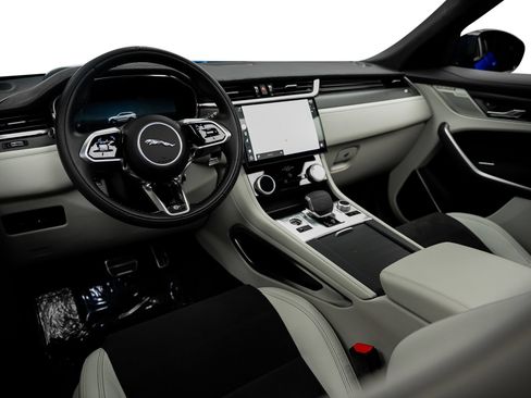 Used 2025 Jaguar F-PACE SVR 575 Edition AWD/4WD image 30