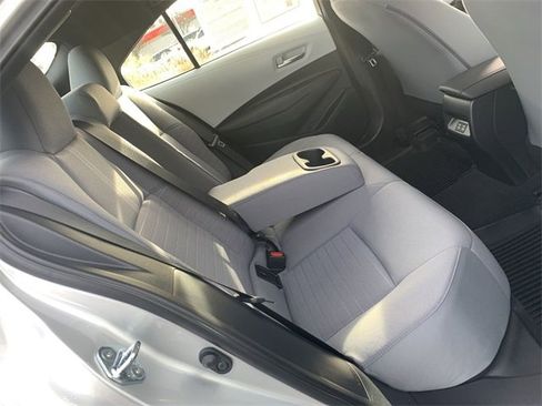 Used 2025 Toyota Corolla SE image 12