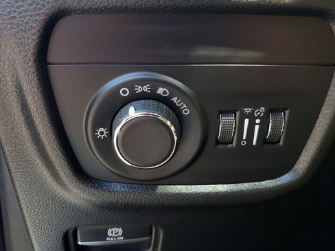 Used 2023 Jeep Grand Cherokee L Laredo AWD/4WD image 23