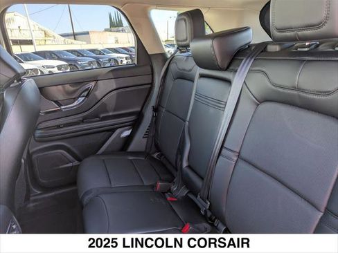 New 2025 Lincoln Corsair Reserve image 12