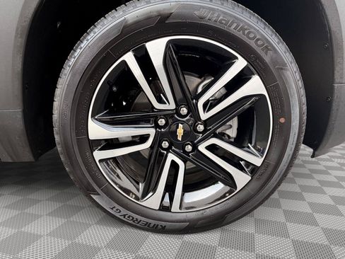 Used 2024 Chevrolet TrailBlazer LT w/ LT Cold Weather Package FWD image 12