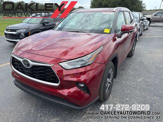 Used 2024 Toyota Highlander XLE FWD video 1
