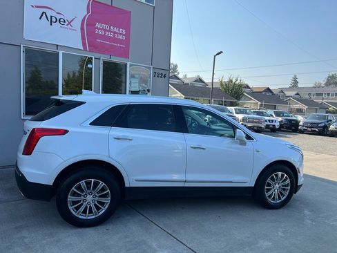 Used 2017 Cadillac XT5 Luxury w/ Driver Awareness Package AWD/4WD image 8