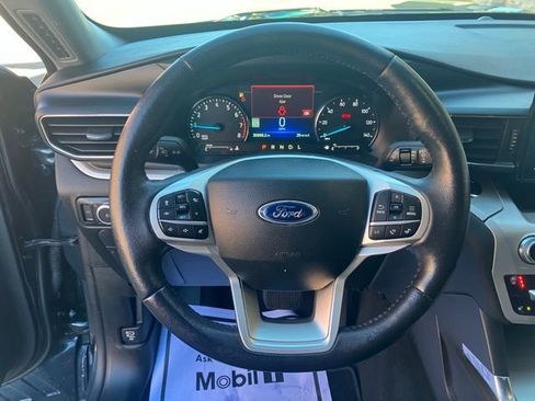 Used 2022 Ford Explorer XLT w/ Equipment Group 202A AWD/4WD image 25