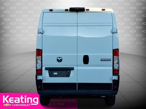 Used 2025 RAM ProMaster 2500 w/ Safety Group FWD image 7