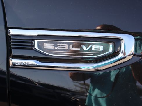 Used 2025 GMC Sierra 1500 SLT AWD/4WD image 12