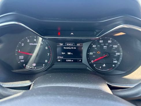 Used 2021 Chevrolet TrailBlazer LT w/ Premium Seating Package FWD image 9