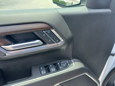 Used 2025 GMC Sierra 1500 SLT image 15