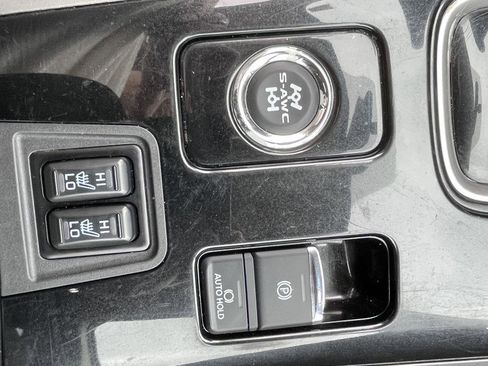 Used 2018 Mitsubishi Outlander SE AWD/4WD image 19