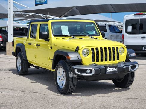 Used 2023 Jeep Gladiator Sport AWD/4WD image 3
