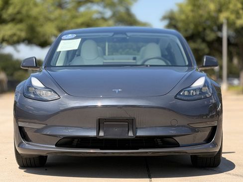 Used 2023 Tesla Model 3 Standard Range RWD image 9
