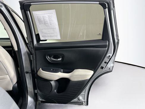 Used 2025 Honda HR-V LX image 28