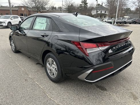 New 2026 Hyundai Elantra SE FWD image 5