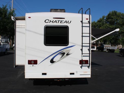 Used 2022 Ford E-450 and Econoline 450 Super Duty w/ Motorhome Prep Package image 4