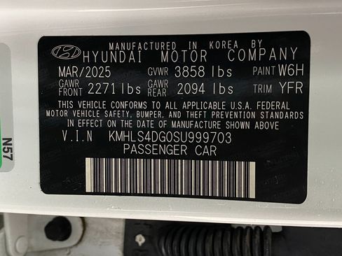Certified 2025 Hyundai Elantra SEL FWD image 34