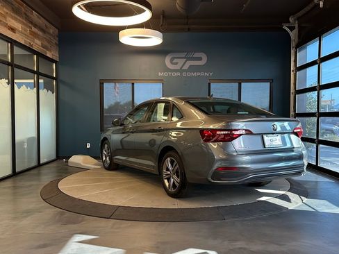 Used 2022 Volkswagen Jetta SE FWD image 5