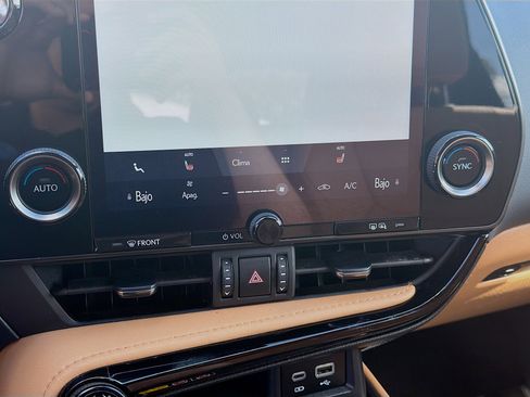 Used 2025 Lexus NX 250 FWD image 15