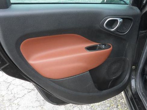 Used 2014 FIAT 500L Trekking w/ Popular Equipment Group image 16