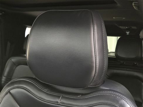 Used 2024 Lincoln Navigator L 4WD image 33