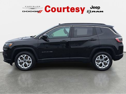 Certified 2025 Jeep Compass Latitude AWD/4WD image 7