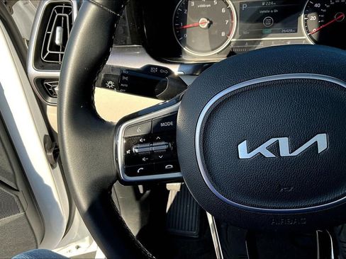 Used 2023 Kia Sorento S w/ Panoramic Sunroof Package FWD image 12