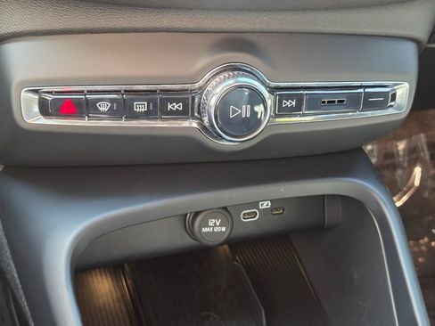 Used 2023 Volvo C40 P8 Recharge Ultimate AWD/4WD image 27