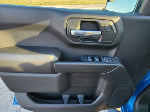 Used 2023 Chevrolet Silverado 1500 Custom image 12