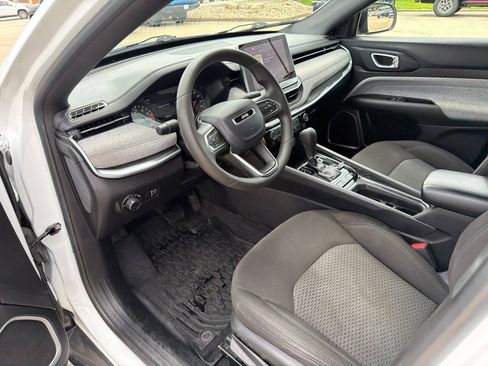 Used 2024 Jeep Compass Sport AWD/4WD image 17