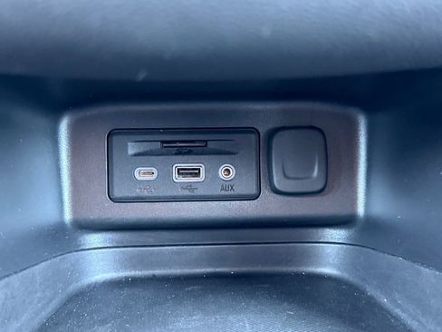 Used 2022 Chevrolet Equinox RS w/ RS Leather Package image 18