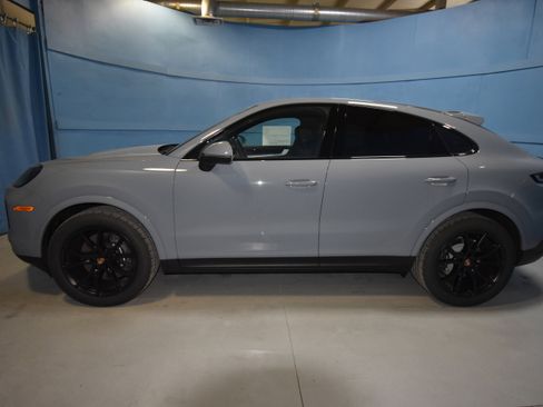 New 2026 Porsche Cayenne Coupe image 2