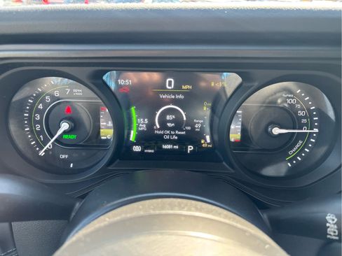 Used 2024 Jeep Wrangler Unlimited Rubicon 4xe w/ Capability Package AWD/4WD image 20