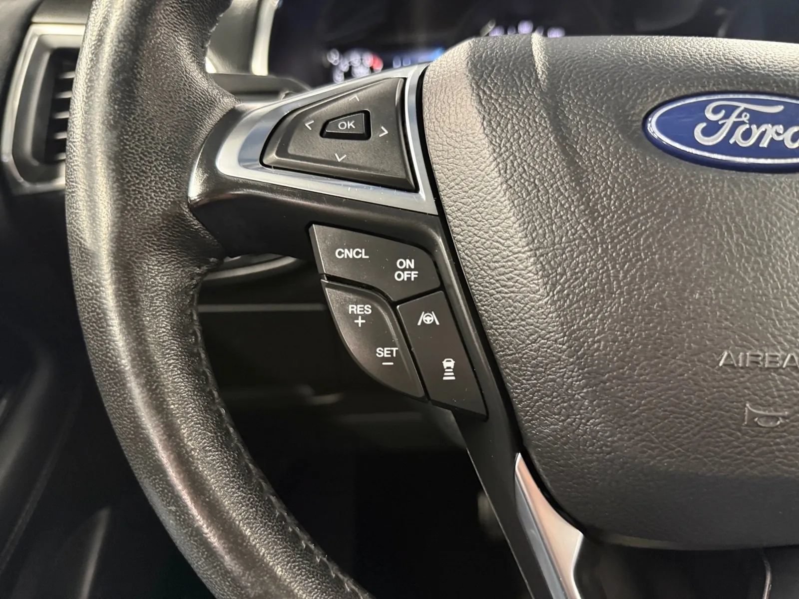 Used 2019 Ford Edge Titanium w/ Equipment Group 301A AWD/4WD image 24