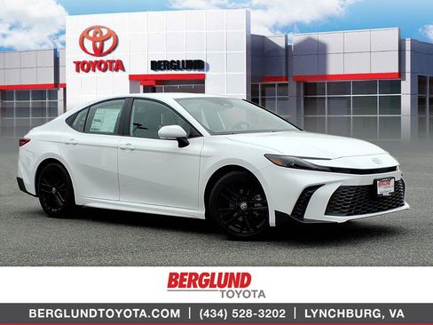 New 2026 Toyota Camry SE FWD image 1