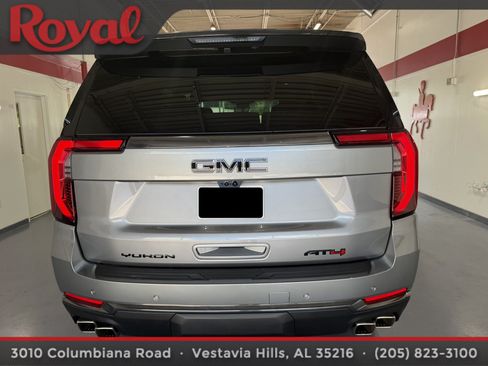 Used 2026 GMC Yukon AT4 w/ AT4 Premium Package AWD/4WD image 5