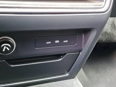 Certified 2024 Porsche Cayenne AWD/4WD image 26