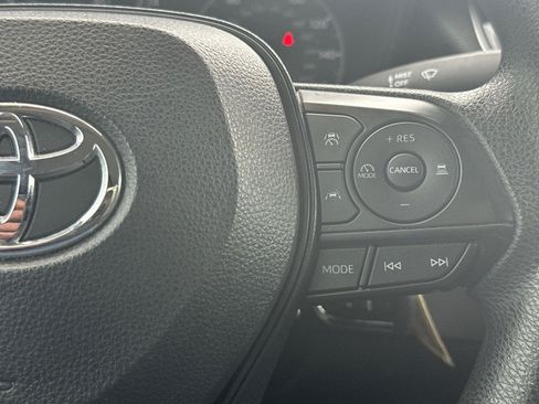Used 2024 Toyota Corolla LE FWD image 30