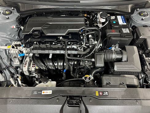 Used 2025 Hyundai Elantra Sport FWD image 15