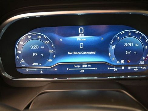 Used 2023 Chevrolet Suburban Premier image 9