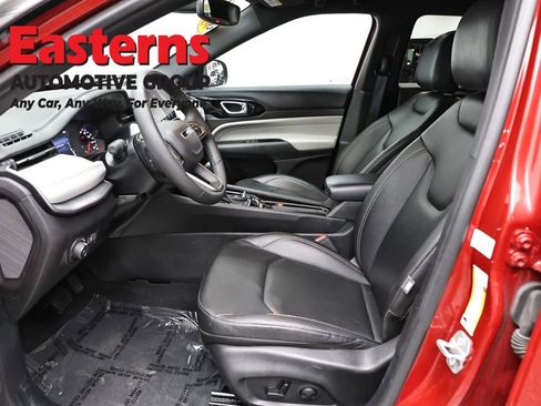 Used 2025 Jeep Compass Limited AWD/4WD image 14