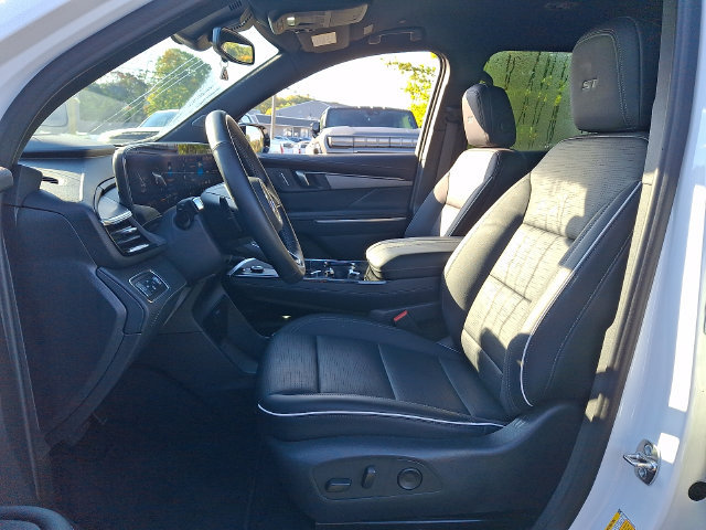 Used 2026 Buick Enclave Sport Touring AWD/4WD image 2