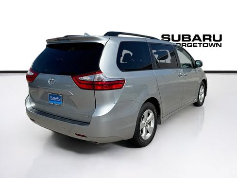 Used 2019 Toyota Sienna LE FWD image 7