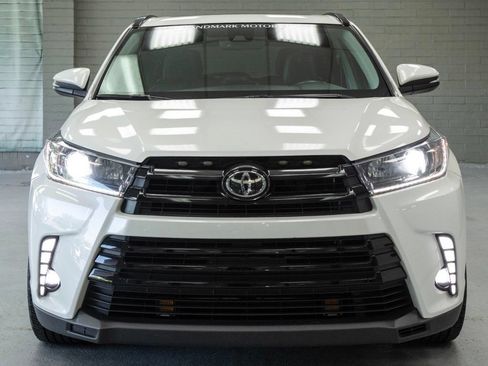 Used 2019 Toyota Highlander SE AWD/4WD image 5
