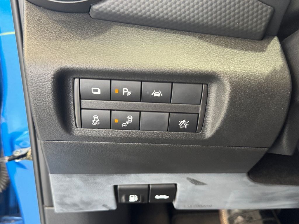 Used 2025 Nissan Kicks Play S FWD image 29