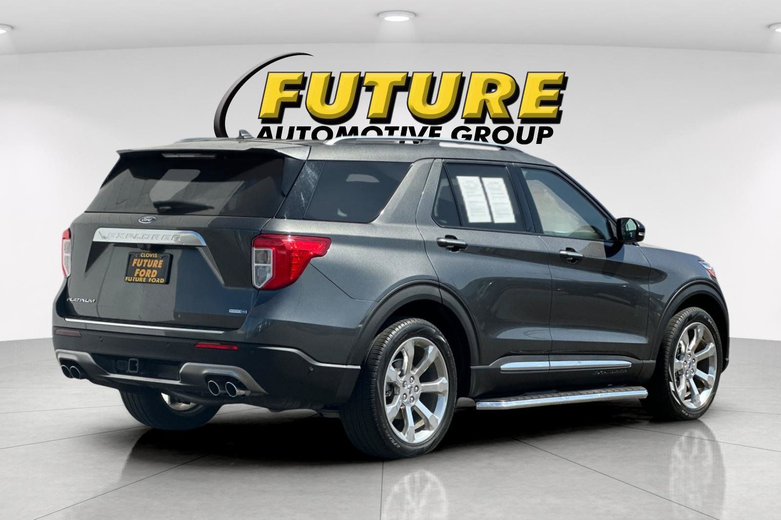 Certified 2020 Ford Explorer Platinum w/ Premium Technology Package AWD/4WD image 3