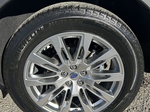 New 2026 Ford Explorer Platinum RWD image 6
