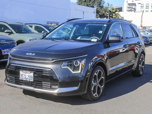 Used 2023 Kia Niro EX Touring image 5