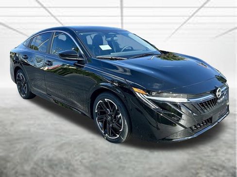 New 2026 Nissan Sentra SR w/ Floor Mat Package FWD image 3