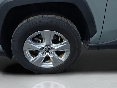 Used 2021 Toyota RAV4 XLE w/ Convenience Package image 26